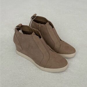 Women's Kolie Microsuede Wedge Sneaker Size 9